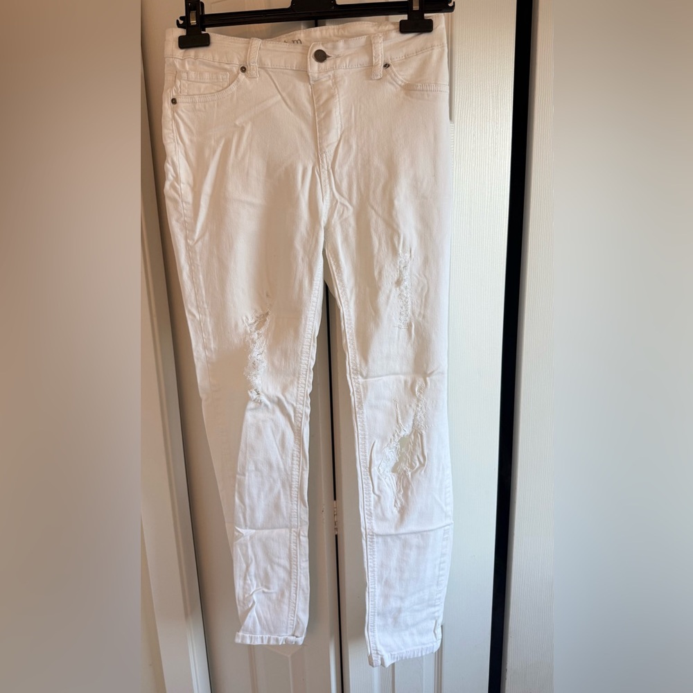 White Skinny Distressed Women's Jeans - Slim Fit